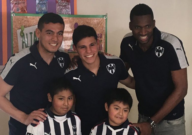 Emotiva visita de jugadores del Club de Monterrey a la institución Alianza Anticáncer Infantil, A.B.P.